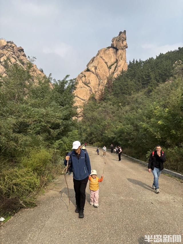 爬山登高看秋色