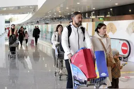 美国网友涌入中国社交媒体，带动入境游消费热潮图片