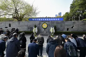 清明祭上，百余封家书存入“时光信箱”图片