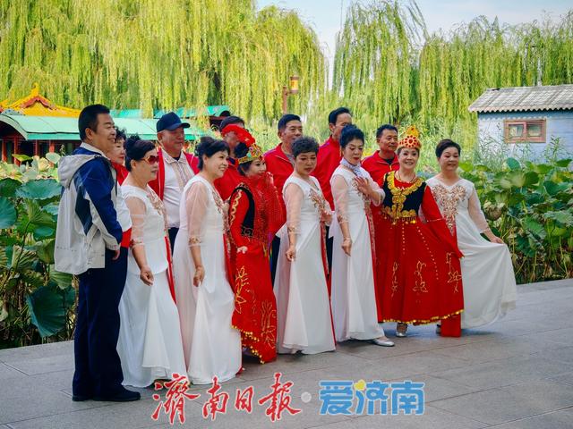 一年四季 泉在济南丨大明湖游人如织 秋意正浓