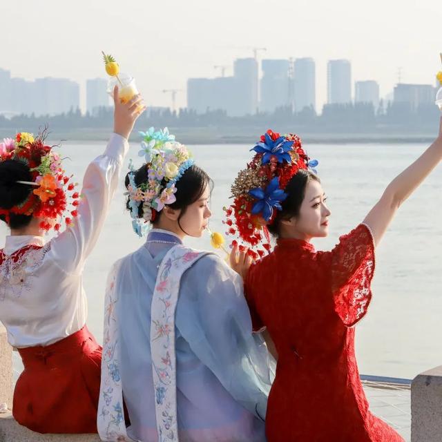 喜讯！泉州簪花围获评2025“旅游创新贡献奖”