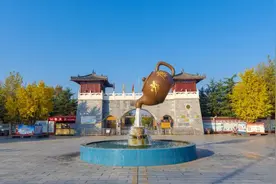 河南临颍：色彩斑斓小商桥 初冬美景入画来图片