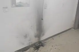 心存侥幸！平谷一居民将电动车电池拿回家中充电引发火灾图片