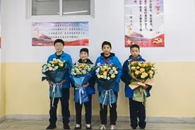 失控的公交车与4个少年图片