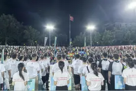 广西“村BA”火热开赛  18支队伍球场逐鹿图片