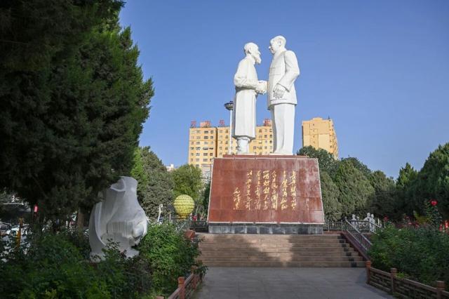 心向北京——库尔班大叔跨越时空的传承丨新华深读