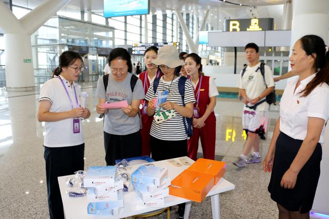 位列主要驻场航司前列！2024年山航在烟台蓬莱国际机场航班正点率85.6%
