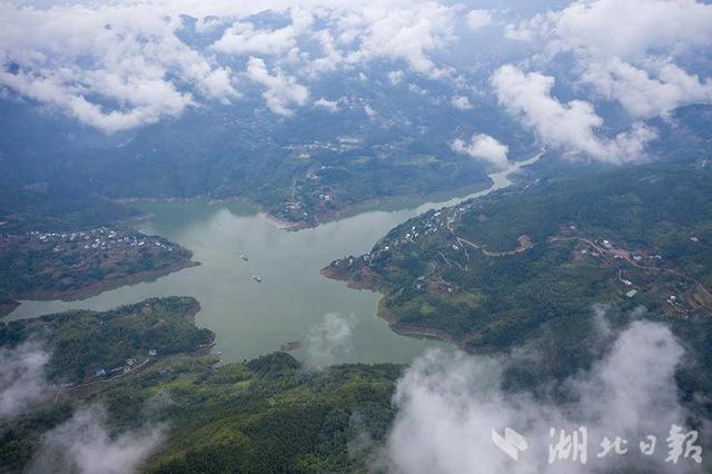 云端俯瞰！巴东神农溪十字河美如仙境