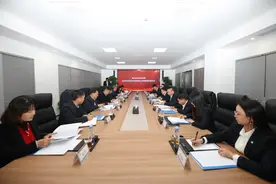 湖北省农业科学院院长游艾青一行调研秀谷科技图片