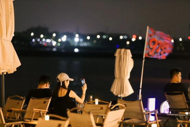 丰泽的夜，藏着江风与烟火的私语……