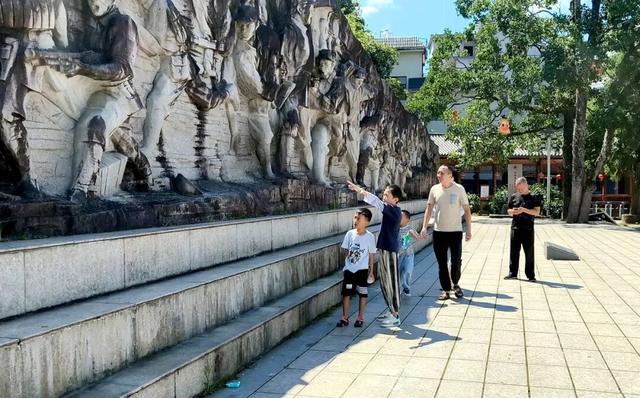 【网络中国节·中秋】屏南：红色之旅“圈粉”假期