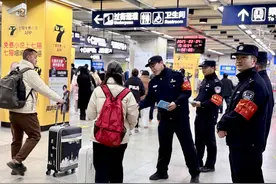 传承雷锋精神 共筑平安轨道 武汉轨道公安开展学雷锋系列主题活动图片