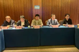 解决市民乘车难题，南京乘委会一年完成542条公交线路专项监督图片