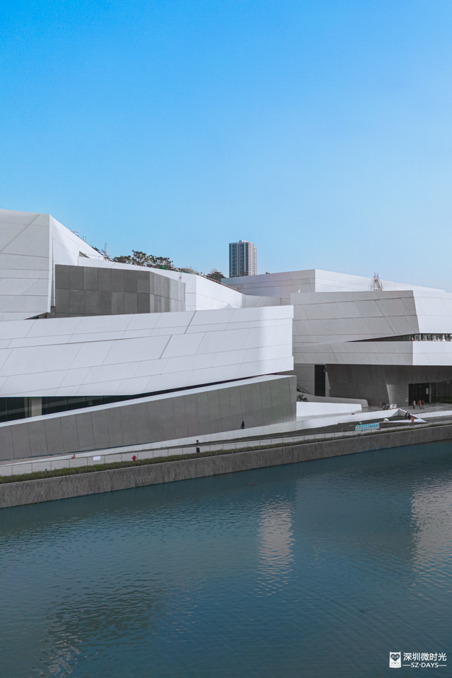 新地标！漂在水上的「白色山丘」，羡慕龙华人！