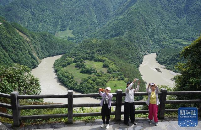 云南“清凉之旅”引游人