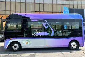 成都自动驾驶公交上线！首条线路就在→图片