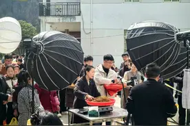 紫阳县瓦庙镇：直播日销额破百万   山货“出山”助农增收图片