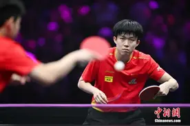 终于迈过这道坎，王楚钦首获三大赛单打冠军图片