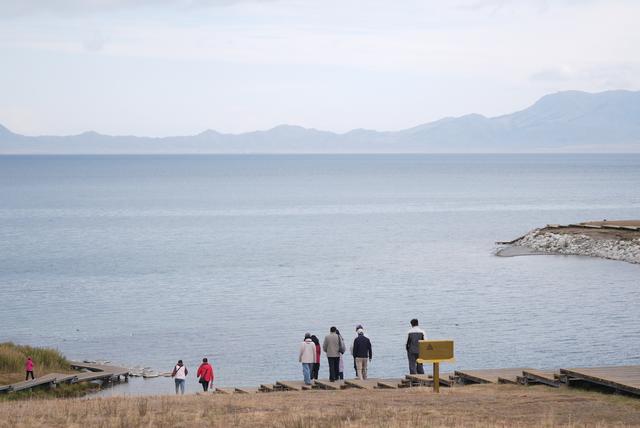砥砺奋进七十载 天山南北谱华章丨新疆赛里木湖：绘就生态旅游新图景