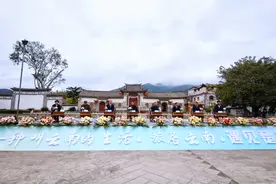 州委副书记、州长张文旺这样推介“游不够”的楚雄图片