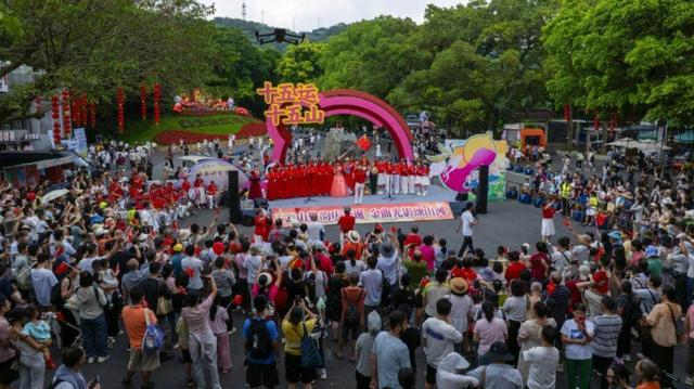 梦幻灯光秀、猛禽观察节……白云山景区精彩活动不停！｜国庆游广州