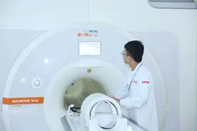 福建首台！“硬核医疗神器”在这家医院正式开机图片