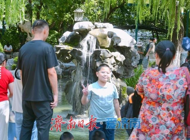 29米水位线触发月牙泉复涌，济南72名泉全面苏醒