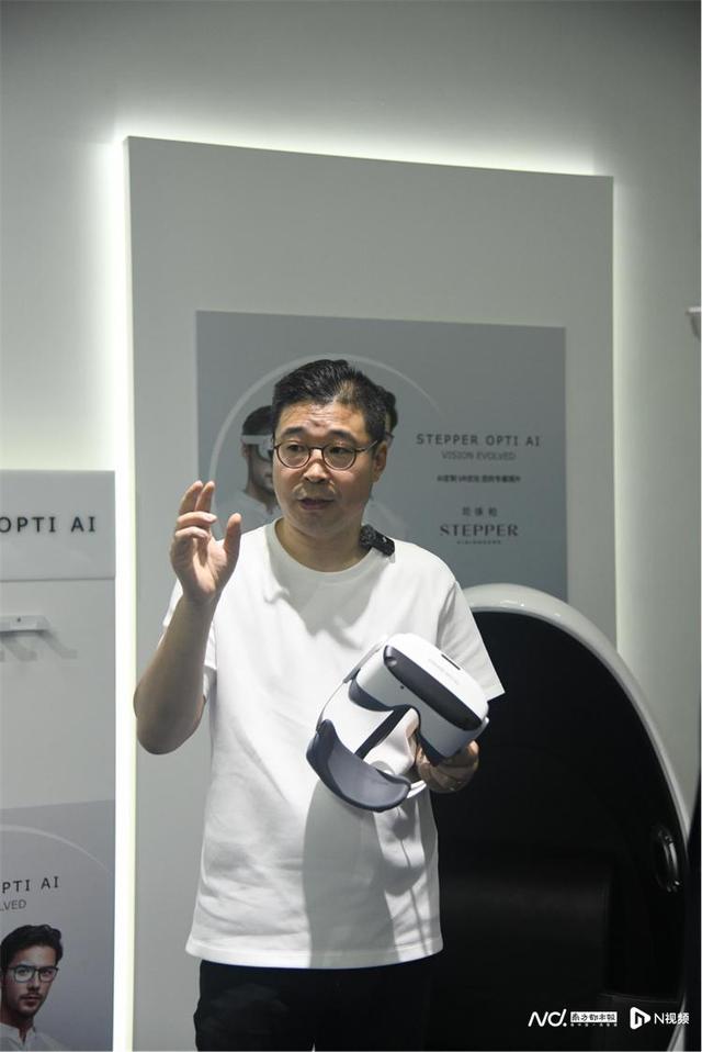 网络大V走访龙岗眼镜：科技赋能开启“视”界革新新时代