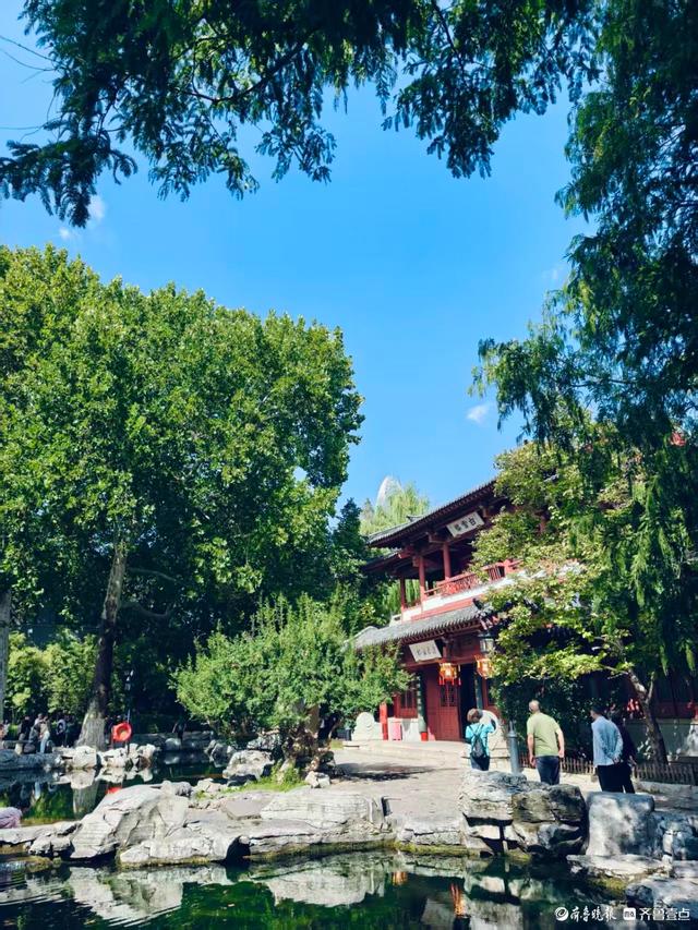秋高气爽，趵突泉的美景信手拈来