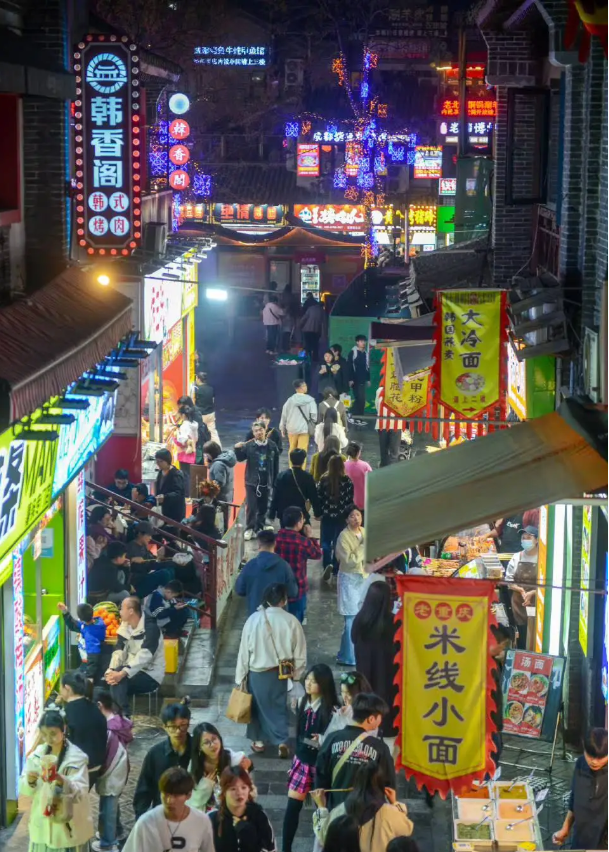 济南这6条必打卡美食街，本地人喜欢，明星也爱逛！