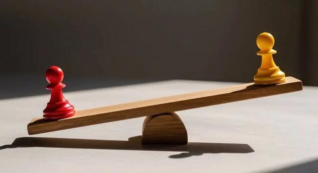 回到县城相亲，高学历和年龄成了我的「枷锁」