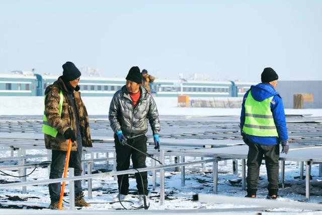冰雪节的超绝冰雕来自哪里？今天大黑河上的号子声给出了答案