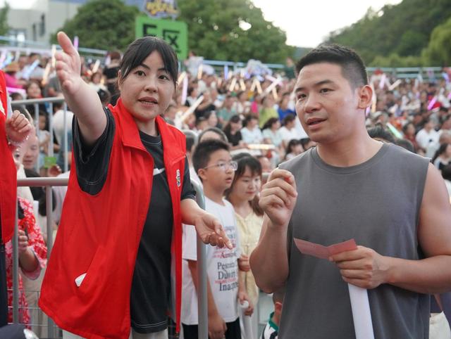 单日引客2.14万人次   宁陕“村光大道”活动热度持续攀升