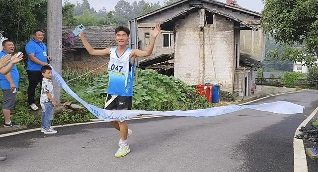 “清凉宽阔 夏日村市”丨宽阔镇“健康同行·共览宽阔风光”徒步活动举行