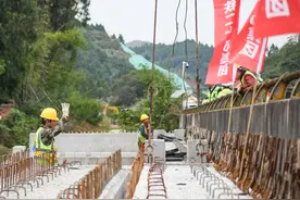 成南高速扩容工程毛河堰中桥完成板梁安装图片