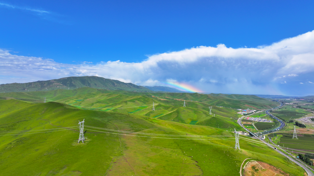 组图丨雨润抓喜秀龙：彩虹牧歌 绿野仙踪