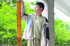 小学生画1.7米“千里江山图” 耗时4天完成图片
