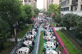 重庆大足：中秋共庆祝 邻里一家亲图片