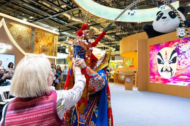 成都文旅惊艳亮相世界旅游交易会