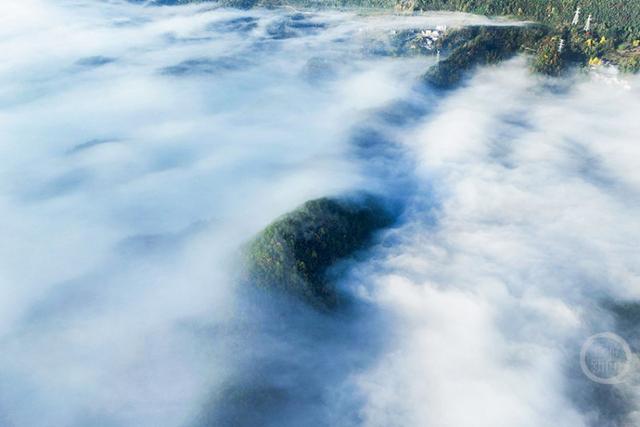 云雾为墨 晨雾奇观引人沉醉