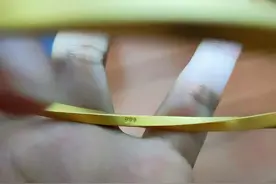 是真金还是陷阱？消费者网购黄金“捡漏”变“踩坑”图片