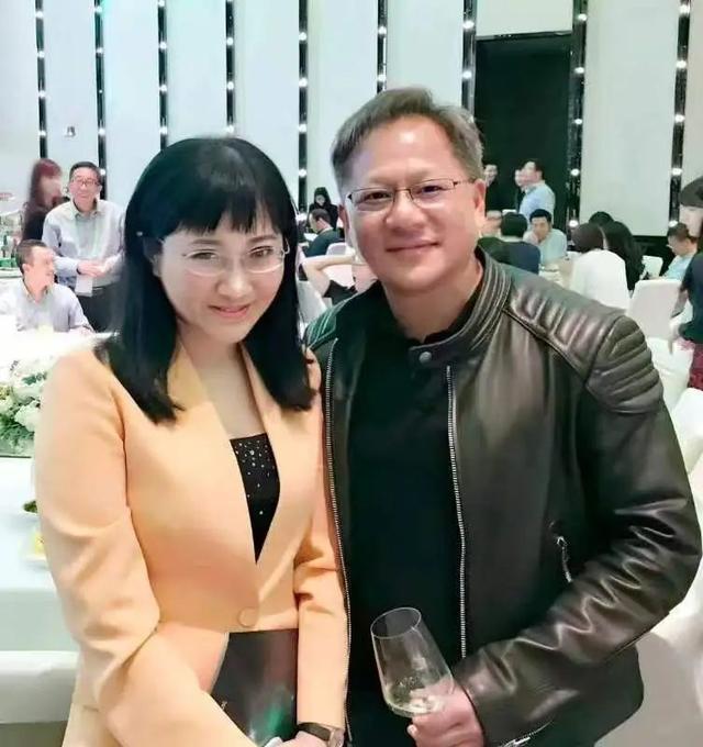 黄仁勋：希望我和数字分身一起变聪明