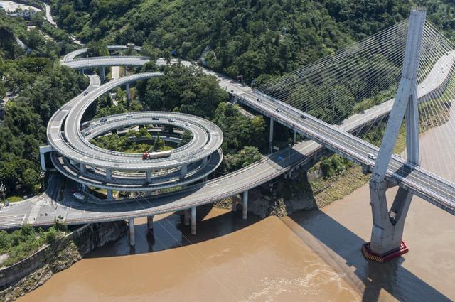 诗意中国｜荔枝驿路蜀道不再难