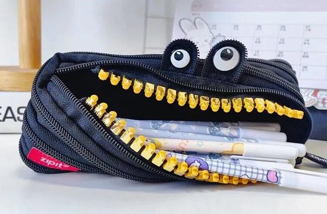 超好玩的机器人宠物，陪伴它、训练它	，还能边玩边学科学知识！