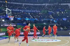中国男篮惨败！姚明眉头紧锁，解说员现场落泪……路在何方？图片