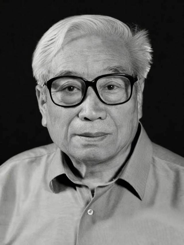 痛悼！巨星陨落，官网已变黑白