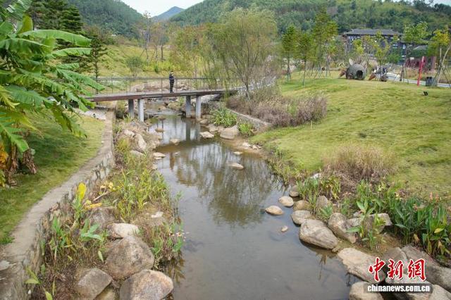 从“伤疤”到“名片” 广西贺州矿区变景区