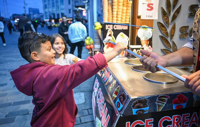 繁华的伊斯坦布尔独立大街