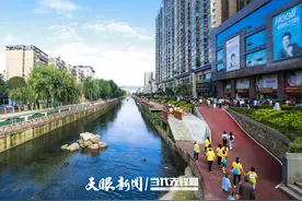 改造老旧小区燃气管道 六盘水数千户家庭告别“扛罐上楼”图片