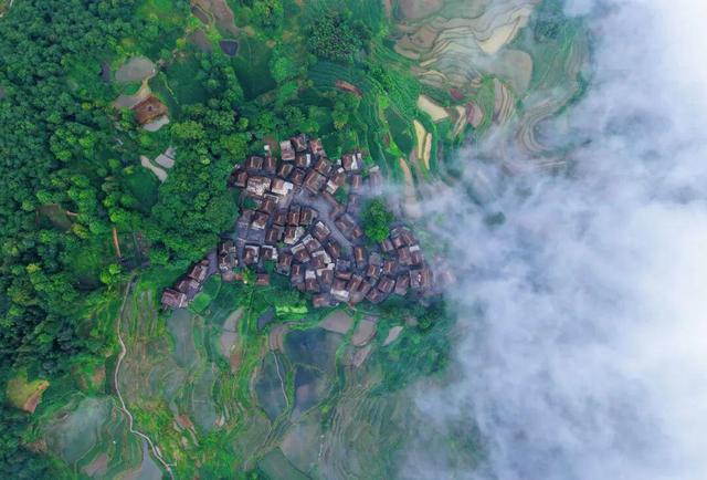 从地理课本到云南实地，一起丈量大地的肌理～丨跟着课本游云南④